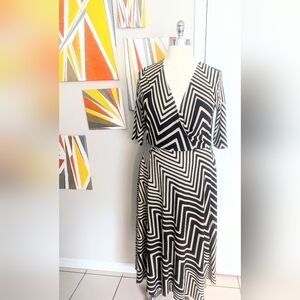 **Handmade** Navy  and Tan Chevron Dress (Lightweight Sweater Knit) Fits‎ 18/20